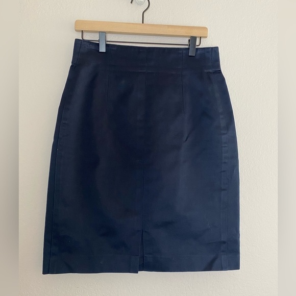 Escada Dresses & Skirts - WOMEN’S ESCADA dark navy blue/black pencil skirt w/ slit at front size 10